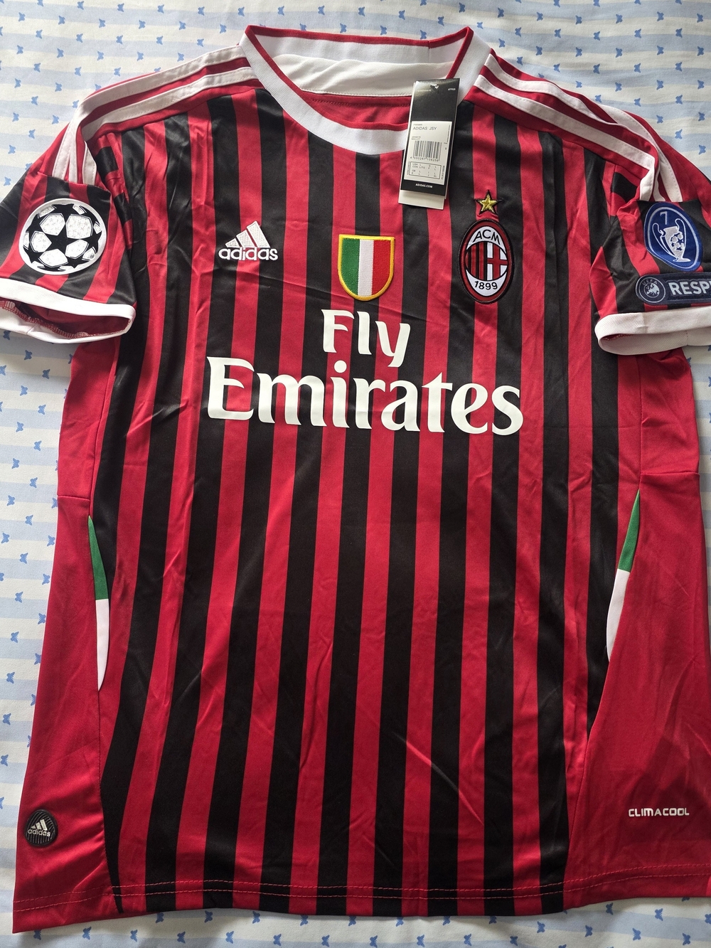 AC Milan 2011/12 Home Jersey Red & Black Large